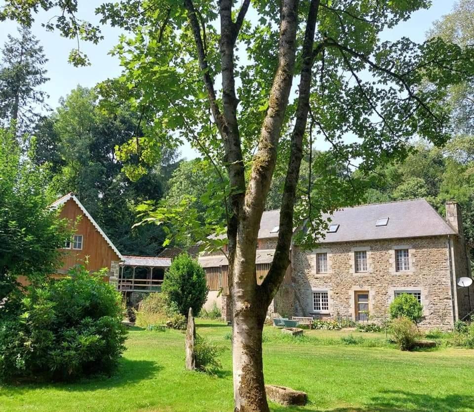 Le Vieux Moulin Bed and Breakfast Goudelin Eksteriør billede